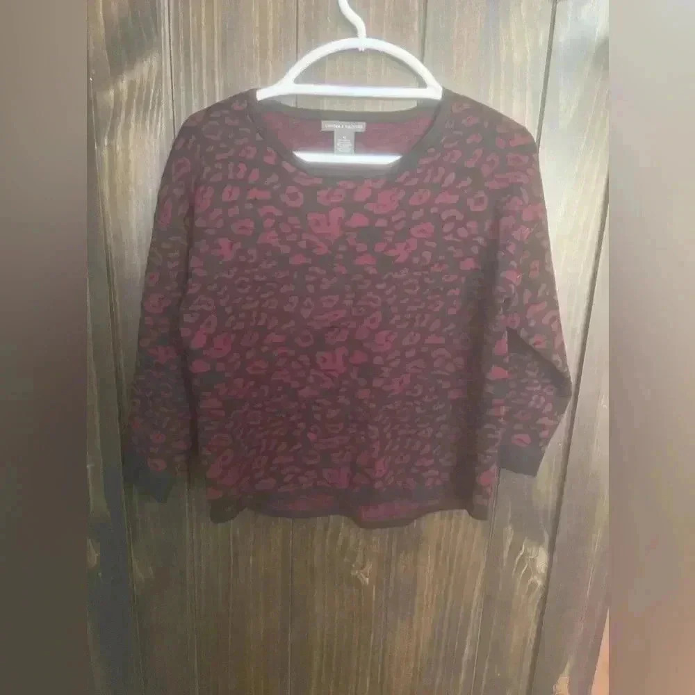 Burgundy Leopard Print Thick High-Low Sweater. Size: Medium - Picture 2 of 12